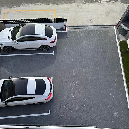 Kevin'S Aparthotel Vlore Bagian luar foto